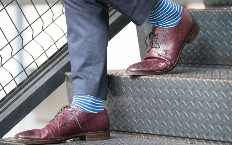 5 Essential Tips for Choosing the Perfect Socks for Business Meetings