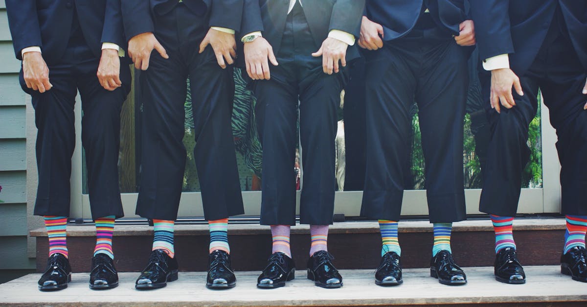Blue Dress Socks: What Shade Works With Navy, Gray, and Black Suits?